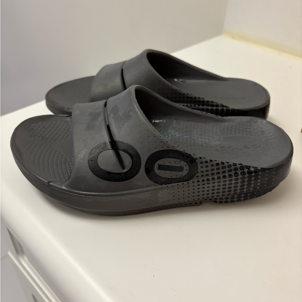 OOFOS  Charcoal Gray Slide Sandals